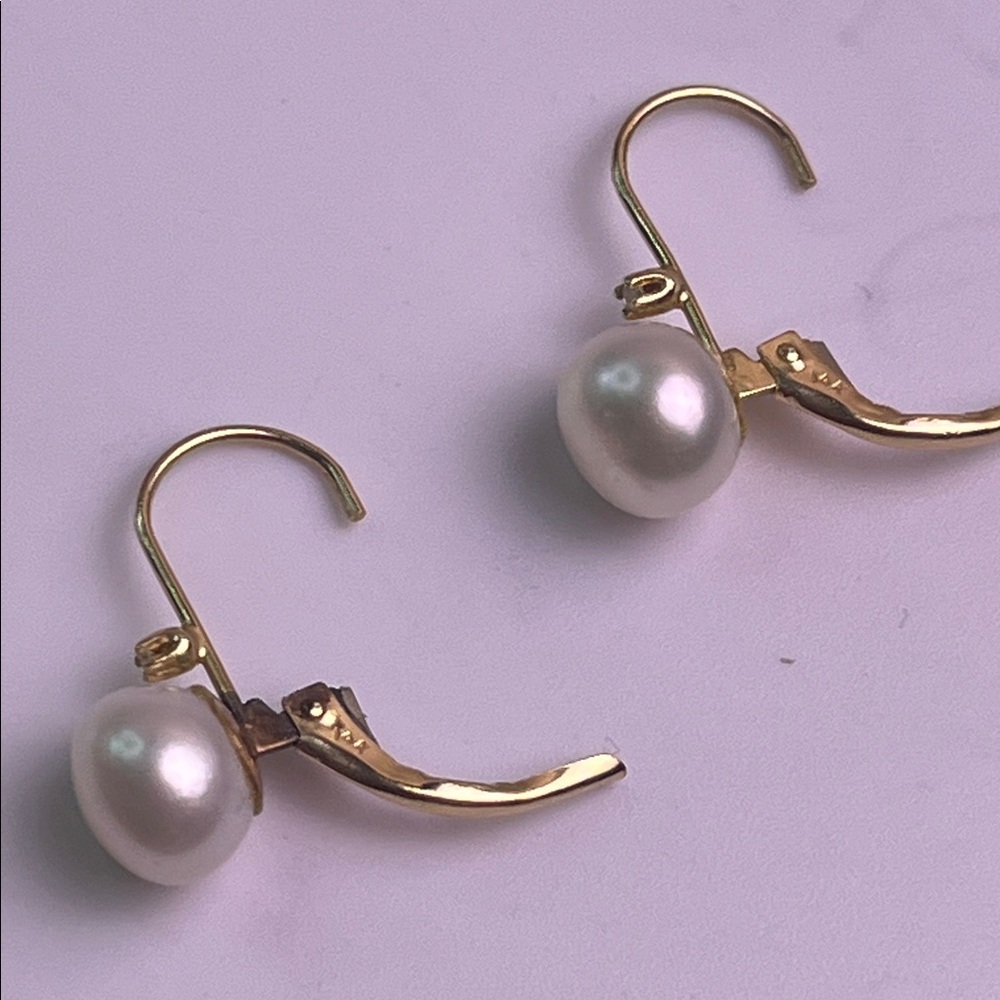 Classic 14 kt Gold Pearl & Diamond Earrings - Picture 10 of 12